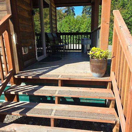 The Bogi Bear Inn Forks Exterior photo